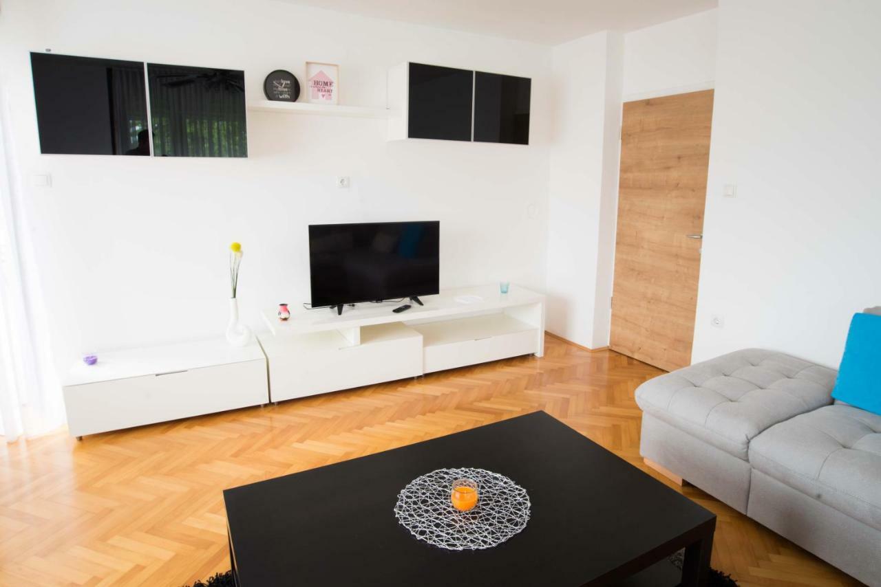 Apartma Ela Bled Bagian luar foto